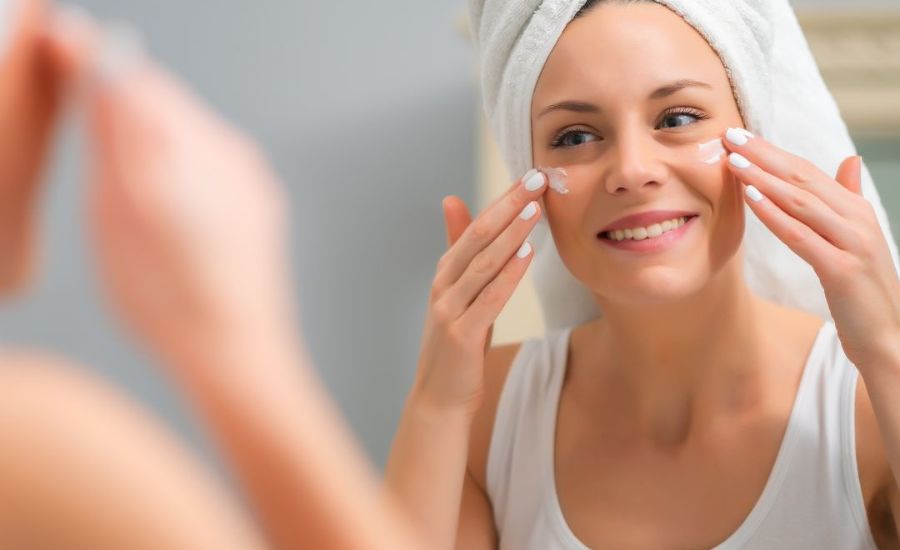 Les effets du CBD sur la peau et les cheveux : la révolution des cosmétiques naturels